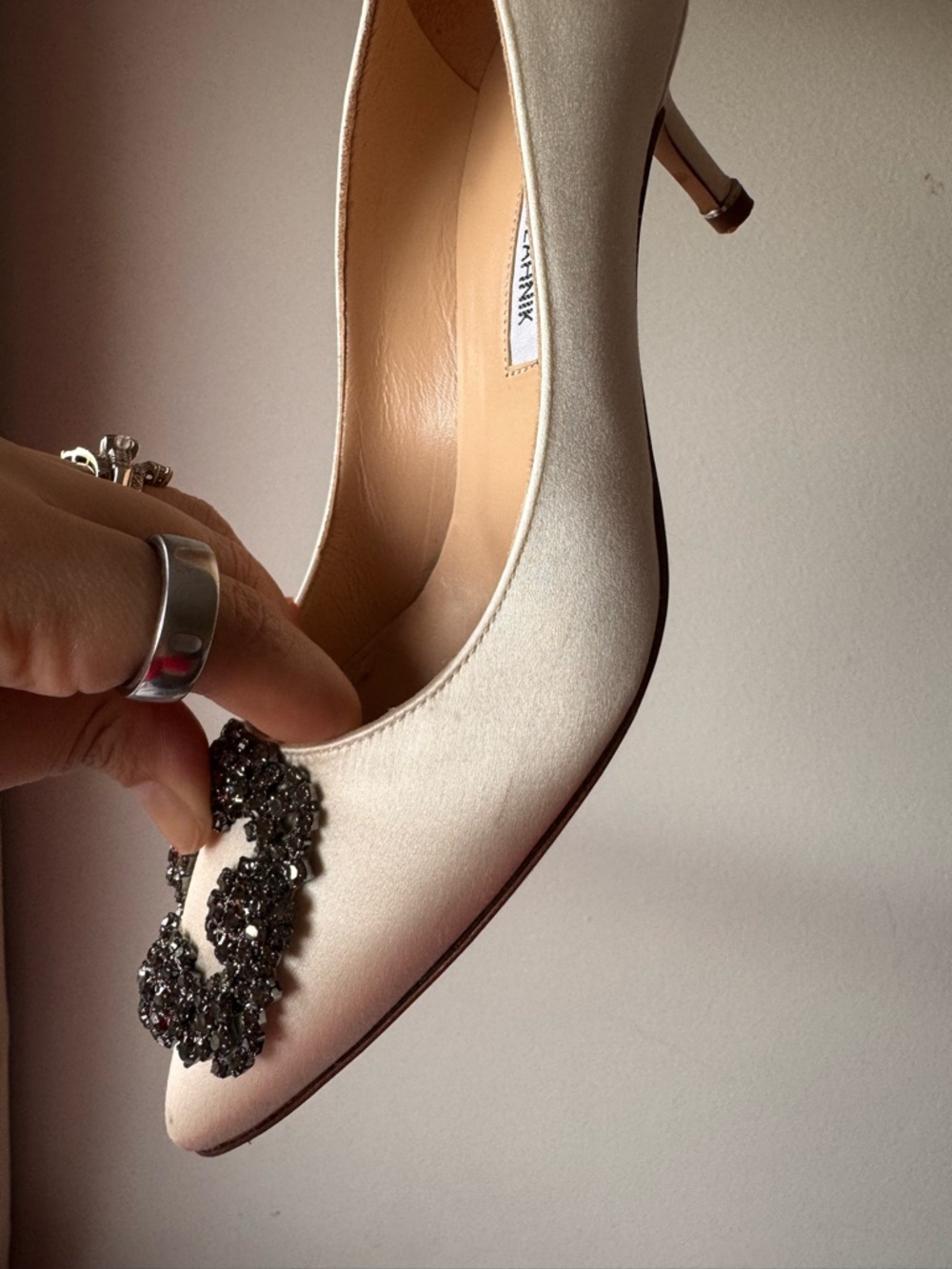 Manolo Blahnik Cream Satin pumps - Picture 10 of 13
